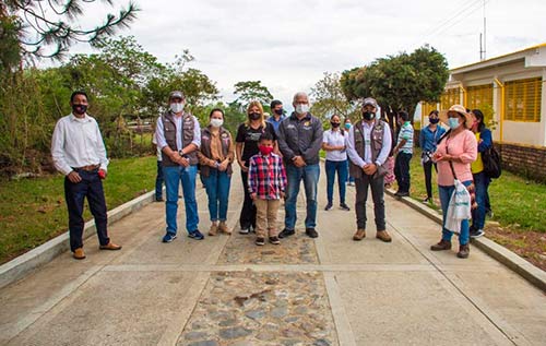 Vereda Santa Bárbara en Popayán, ya cuenta con placa huella