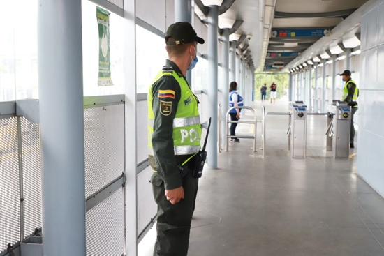 Conmoción en Cali por el asesinato de una mujer en estación de Santa Mónica del MIO