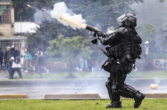 El gas lacrimógeno no va más en la protesta social El gas lacrimógeno no va más en la protesta social