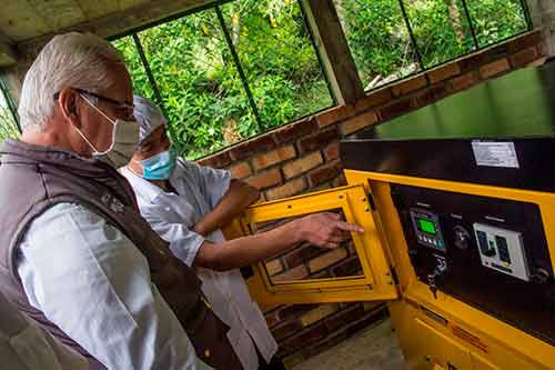 Asociaciones de lecheros de Popayán aumentarán su producción gracias a entrega de maquinaria