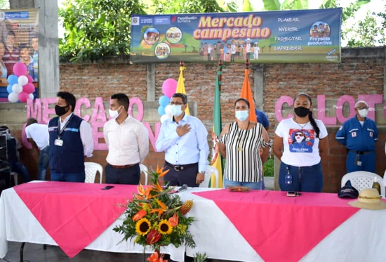 Mercado Campesino y Feria Agroalimentaria se realizó en Caloto Mercado Campesino y Feria Agroalimentaria se realizó en Caloto