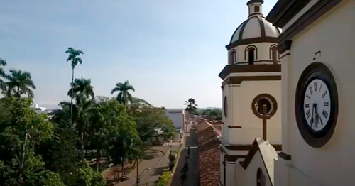 EL CORAZÓN DE LA TIERRA DE ORO 