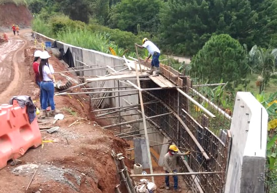 Avanza pavimentación de vía San Pedro – La Palomera en Quilichao Avanza pavimentación de vía San Pedro – La Palomera en Quilichao