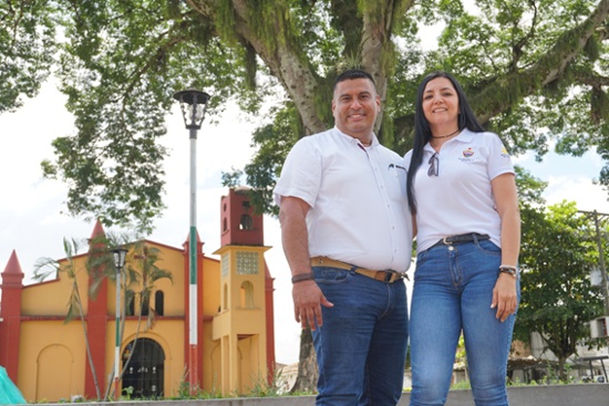 Cristóbal Morales - Alcalde de Padilla, junto a Angela Rodríguez, primera dama Cristóbal Morales - Alcalde de Padilla, junto a Angela Rodríguez, primera dama