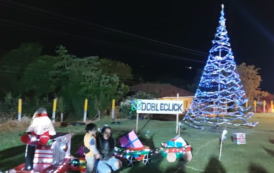 DobleClick y la comunidad, unidos en la cuadra navideña DobleClick y la comunidad, unidos en la cuadra navideña