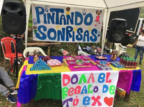 Dona un regalo: “Pintando Sonrisas”