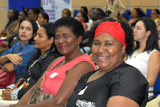 Mujeres a la Par: construyendo paz desde la participación política. Mujeres a la Par: construyendo paz desde la participación política.