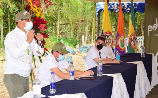 Pavimentan vía entre Japio y el Crucero de Gualí - Municipio de Caloto - PDET Pavimentan vía entre Japio y el Crucero de Gualí - Municipio de Caloto - PDET