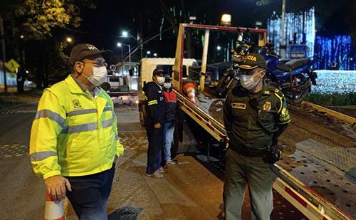 Desacato al toque de queda dejó 40 vehículos inmovilizados