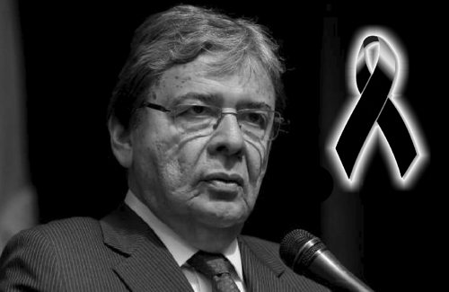Falleció por Covid 19 el ministro de Defensa de Colombia, Carlos Holmes Trujillo Falleció por Covid 19 el ministro de Defensa de Colombia, Carlos Holmes Trujillo