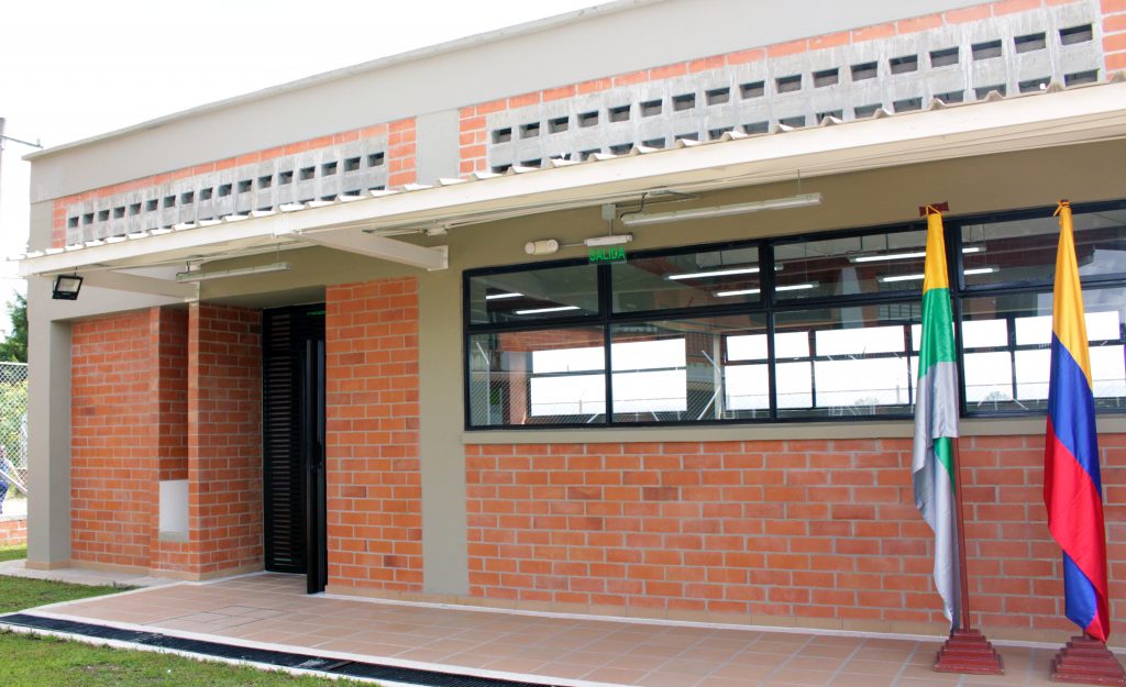 Alcaldía fortalece infraestructura educativa rural