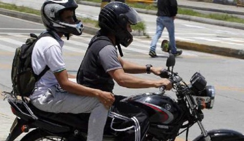 Hasta julio estará vigente la restricción del parrillero hombre en Cali