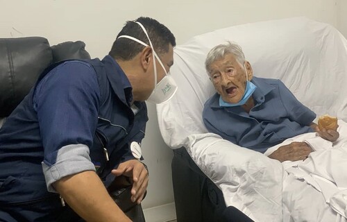 Inició fase de vacunación con adultos mayores de 80 años en Cali