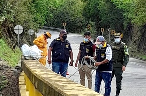 Recuperan cuerpo de joven peruano que fue lanzado desde un puente en Cauca Recuperan cuerpo de joven peruano que fue lanzado desde un puente en Cauca
