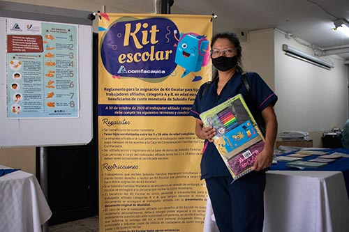 entrega de kits escolares