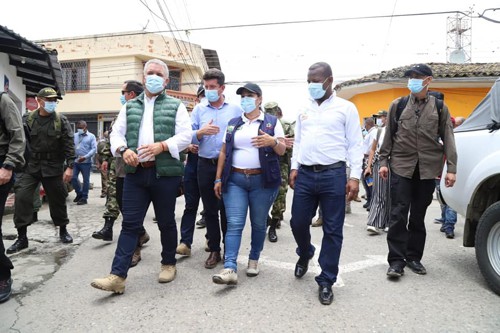 Iván Duque, presidente de la República; Diego Molano, ministro de Defensa; Martha Cecilia Velasco Guzmán, alcaldesa de Corinto; Elías Larrahondo Carabalí, gobernador del Cauca.