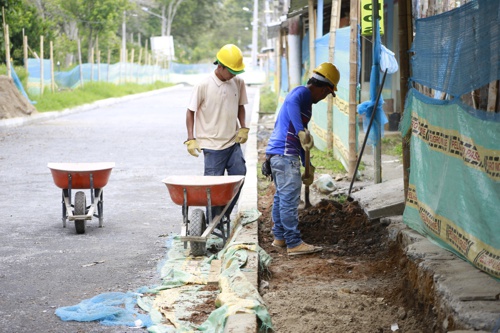 “Pavimento en tu Barrio” seleccionado como la iniciativa más importante. “Pavimento en tu Barrio” seleccionado como la iniciativa más importante.