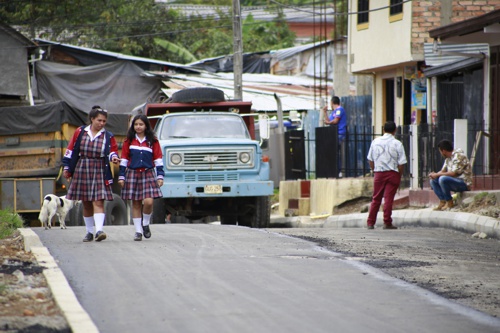 “Pavimento en tu Barrio” seleccionado como la iniciativa más importante. “Pavimento en tu Barrio” seleccionado como la iniciativa más importante.