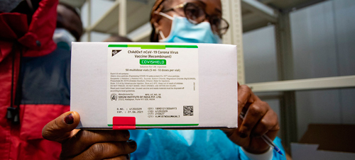 Vacunas de AstraZeneca investigadas en Europa
