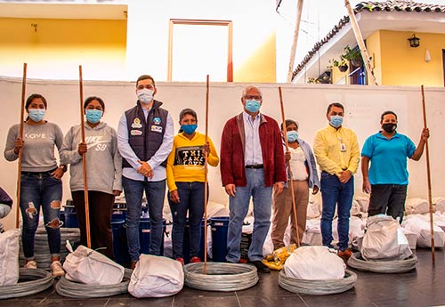 Insumos para 100 familias productoras lecheras