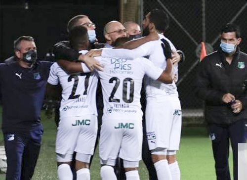 Deportivo Cali goleó y movió el grupo de los ocho. Deportivo Cali goleó y movió el grupo de los ocho.