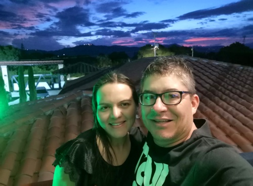 Oscar Raúl Escobar y su esposa Vivian Osorio fueron secuestrados en el norte del Cauca Oscar Raúl Escobar y su esposa Vivian Osorio fueron secuestrados en el norte del Cauca