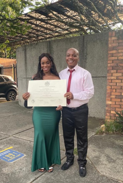Valentina Abonía se graduó como nueva Ingeniera Civil Valentina Abonía se graduó como nueva Ingeniera Civil