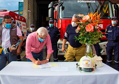 En Popayán se firmó convenio para garantizar más recursos económicos a bomberos
