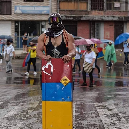 Amenazan de muerte a ‘Capitán Colombia’ por apoyar el paro nacional. Amenazan de muerte a ‘Capitán Colombia’ por apoyar el paro nacional.