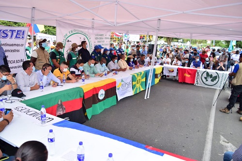 Avanzan diálogos pero NO habrá desbloqueo de la vía Panamericana en el Cauca Avanzan diálogos pero NO habrá desbloqueo de la vía Panamericana en el Cauca