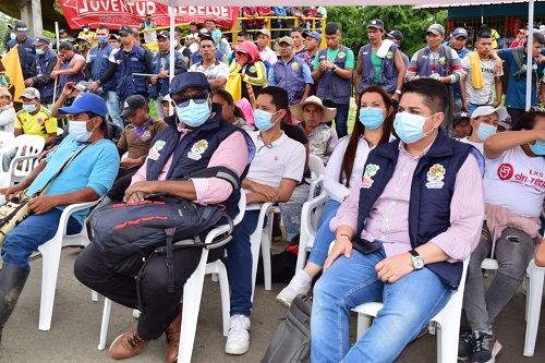 Avanzan diálogos pero NO habrá desbloqueo de la vía Panamericana en el Cauca Avanzan diálogos pero NO habrá desbloqueo de la vía Panamericana en el Cauca