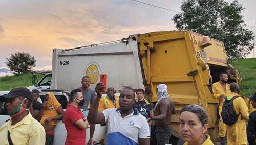 Denuncian que vehículos recolectores estarían botando basura en Puerto Tejada Denuncian que vehículos recolectores estarían botando basura en Puerto Tejada