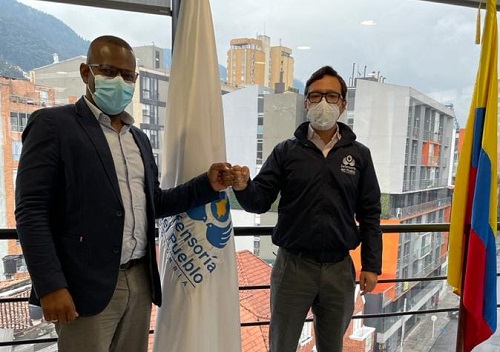 Elías Larrahondo Carabalí, gobernador del Cauca junto a Luis Andrés Fajardo, vicedefensor del Pueblo.