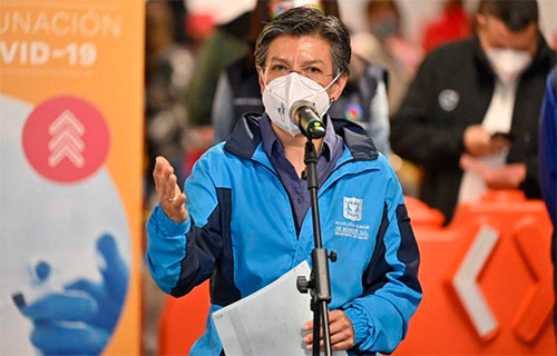 Cien mil muertos y 13 millones de vacunados