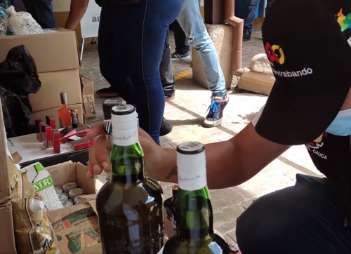 Decomisan licor adulterado en Popayán