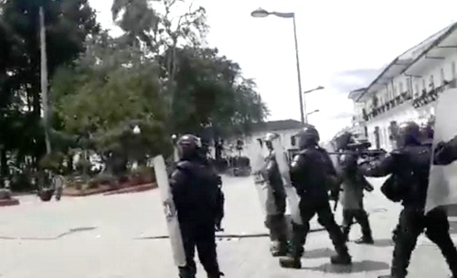 Fotógrafo Felipe Osorio denuncia detención arbitraria del ESMAD en Popayán Fotógrafo Felipe Osorio denuncia detención arbitraria del ESMAD en Popayán