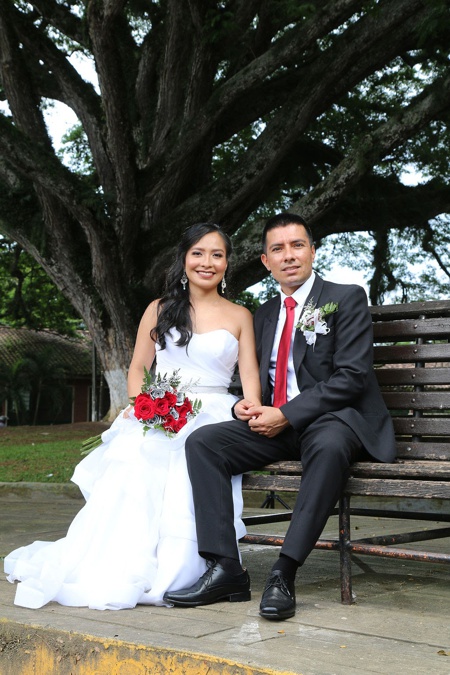 Y se casaron felices los profes Omar Vallejo y Leidy Jalbin