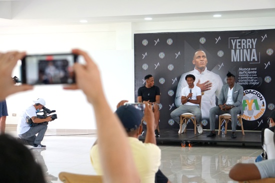Inauguran Complejo Deportivo Yerry Mina en Guachené Inauguran Complejo Deportivo Yerry Mina en Guachené