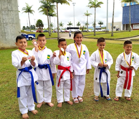 Estudiantes de Comfacauca: Medallistas en Campeonato Nacional de Karate Estudiantes de Comfacauca: Medallistas en Campeonato Nacional de Karate