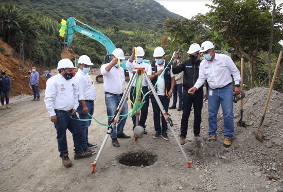 Inicia pavimentación de un tramo de la vía Balboa-Argelia Inicia pavimentación de un tramo de la vía Balboa-Argelia