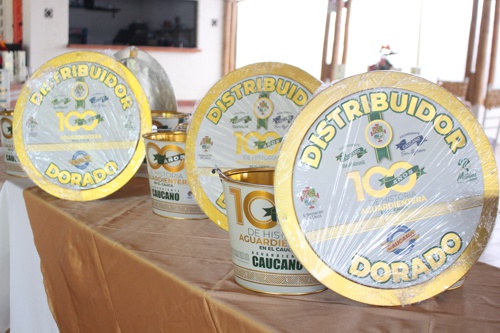 Premios a los distribuidores dorados de Aguardiente Caucano en Santander de Quilichao Premios a los distribuidores dorados de Aguardiente Caucano en Santander de Quilichao