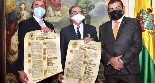 Reconocimiento a los médicos Rodríguez por su labor