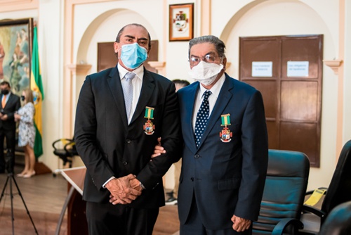 Reconocimiento a los médicos Rodríguez por su labor