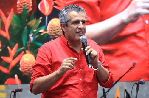 Senador Velasco, precandidato a la Presidencia