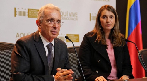 De amnistías ladridos y relinchos - Álvaro Uribe y Paloma Valencia