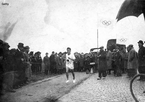 El imbatible ‘récord’ olímpico del japonés Kanaguri en maratón: 54 años y 8 meses