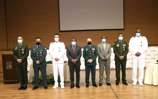 Condecoran a 18 miembros de la Fuerza Pública en el Cauca Condecoran a 18 miembros de la Fuerza Pública en el Cauca