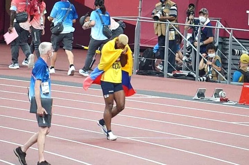 Jean Carlos Mina Aponzá, ganador de medalla de bronce en los Juegos Paralímpicos en Tokyo Jean Carlos Mina Aponzá, ganador de medalla de bronce en los Juegos Paralímpicos en Tokyo