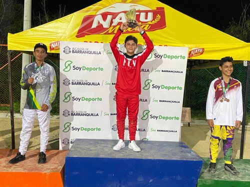 Juan José Mañosca, ganó tres medallas de oro en la IV y V Válida de la Copa Nacional de BMX