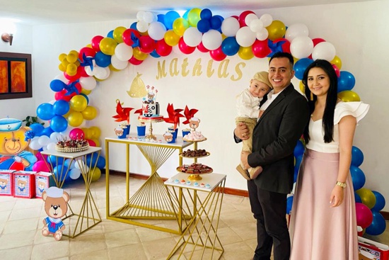 Mathías y sus padres Julián Reinaldo Hoyos y Dalix Janelly Figueroa. Mathías y sus padres Julián Reinaldo Hoyos y Dalix Janelly Figueroa.